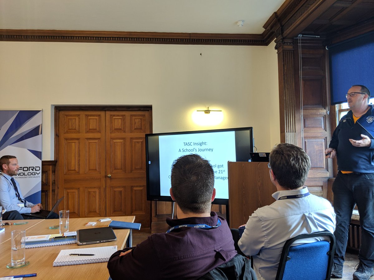 TheANME's tweet photo. Andrew from @BWordsworths doing a member slot about parental communication using @TASCsoftware #SW02 https://t.co/SEbBXKK24a