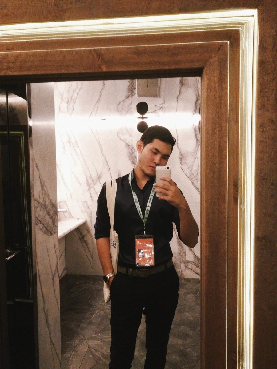 dearfauntin's tweet image. SGIFF 2018 Day 1: I'm starting to think that attending big international film festivals is not for me because I have no social skills #sgiff2018 #LettheMagicIn