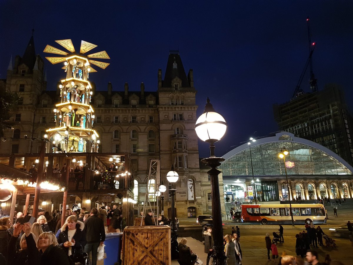ExpatsL's tweet photo. Each year our Xmas Market is getting bigger and bigger ❤ and you can't miss Scouse pies! So delicious and traditional 😋😋 for thise who doesn't know profit from them is going to support HOMELESS people in Liverpool #supportlocal #stgeorgeshall #xmasmarket2018 #Liverpool https://t.co/8ZCVzd15qy
