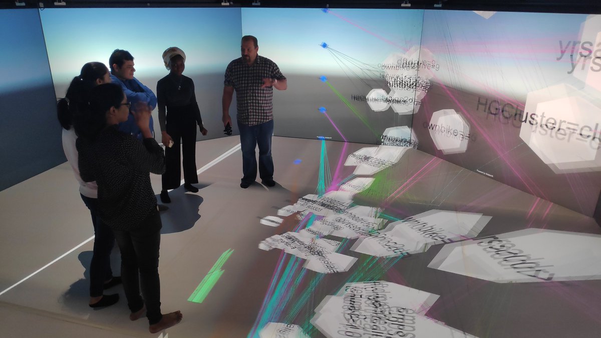 trebornipsa's tweet photo. MSc Data Science students exploring large scale data visualization in the University Octave system. 

Thanks to John O'Hare (He also had a successful PhD viva yesterday)
@SalfordUni 
@USInternalComms 
@SalfordUniNews https://t.co/xX59tG8ZZj