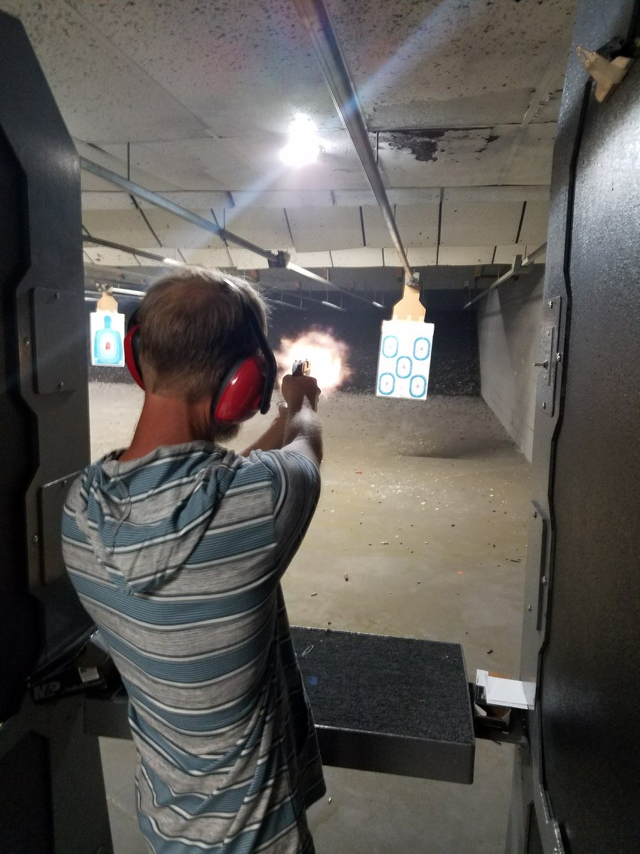 jstarling38's tweet photo. Thinking about the range!#FridayRangeDay @cheaperthandirt https://t.co/M19SLd9QrK
