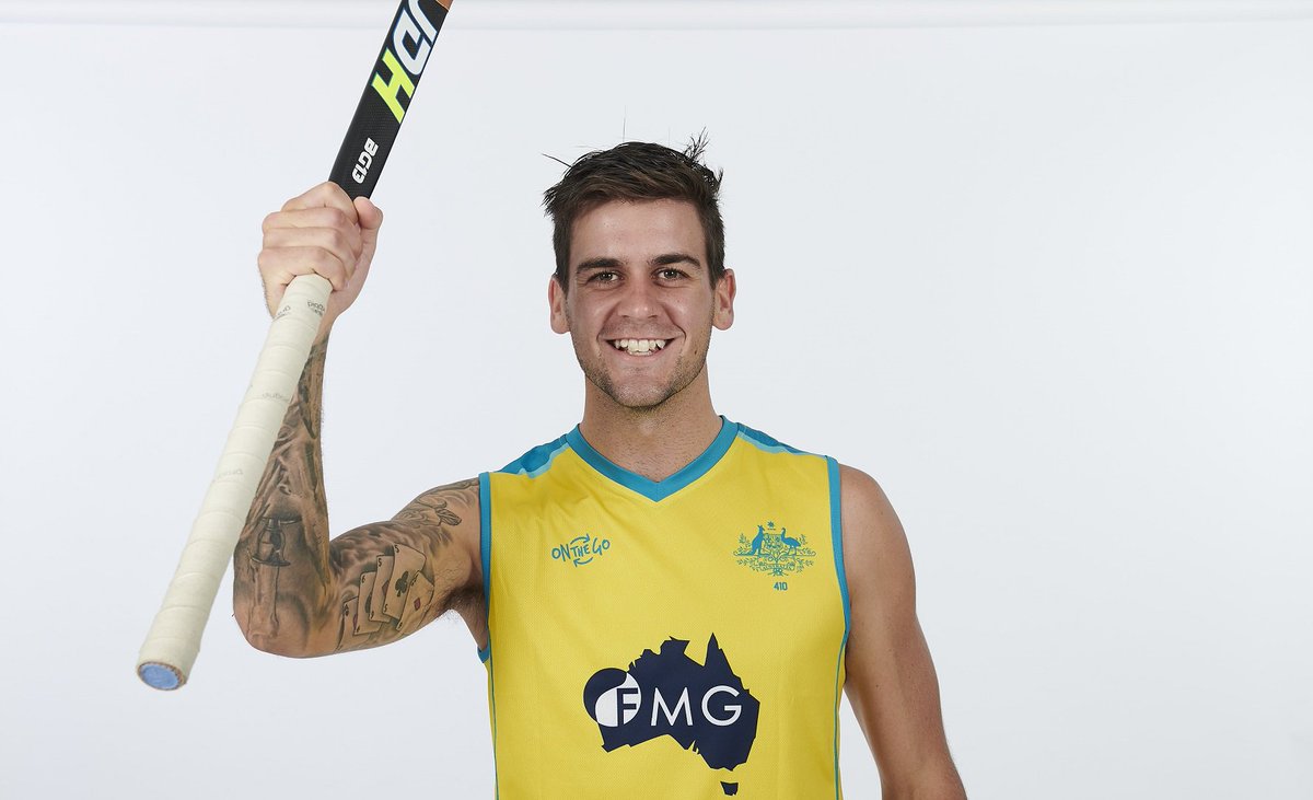 Kookaburras's tweet photo. 9' GOOOOAAAALLLLL!!!! @GoversBlake 🔥 is on FIRE!!!! He flicks in a powerful shot from the PC for his 3rd goal of #HWC2018!! #PrideOfTheKookas

🇦🇺1⃣ 🇨🇳0⃣ https://t.co/l0Vao5UyFN
