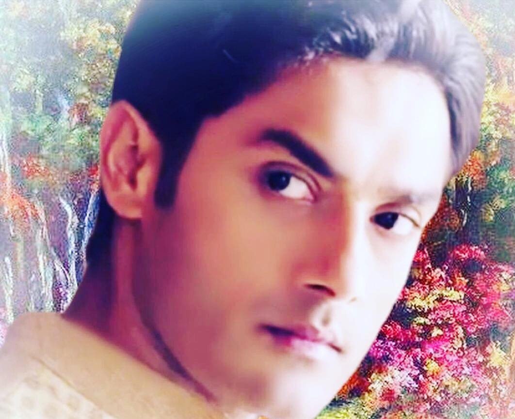 varshinikannan1's tweet photo. I vote #AvineshRekhi for TuSoorajMainSaanjhpiyaji #TVPersonality2018 @SabrasRadio https://t.co/UjAo5cmvW5