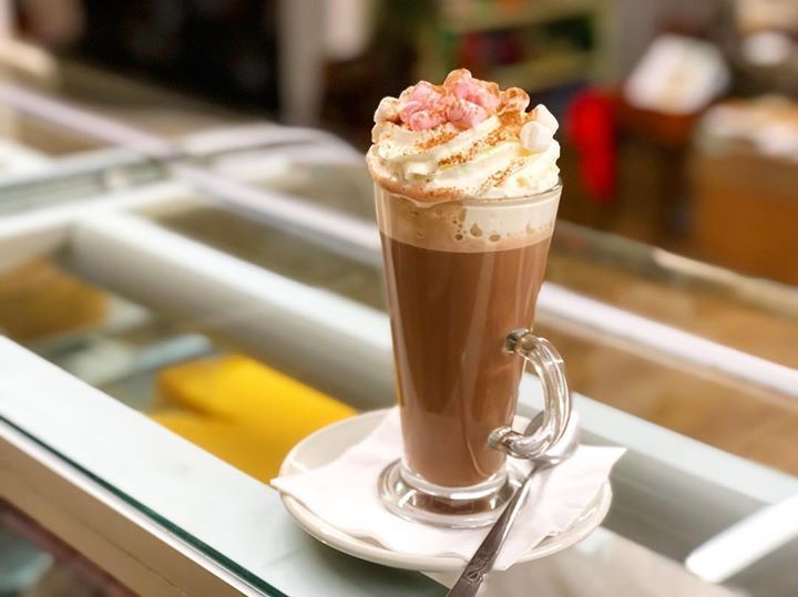 TheCakeShopPem's tweet photo. Salted caramel hot chocolate 😊☕️🍫🍫🎄🎄 #cake #cakes #sponge #spongecake #thecakeshop #cakeshop #thecakeshoppembroke #pembroke #pembrokeshire #Pembs #buttercream #buttericing #icing #pastry #pastrychef #welsh #wales #British #hotchocolate #saltedcaramel #chocolate #marshmal… https://t.co/WpGkY25UwW