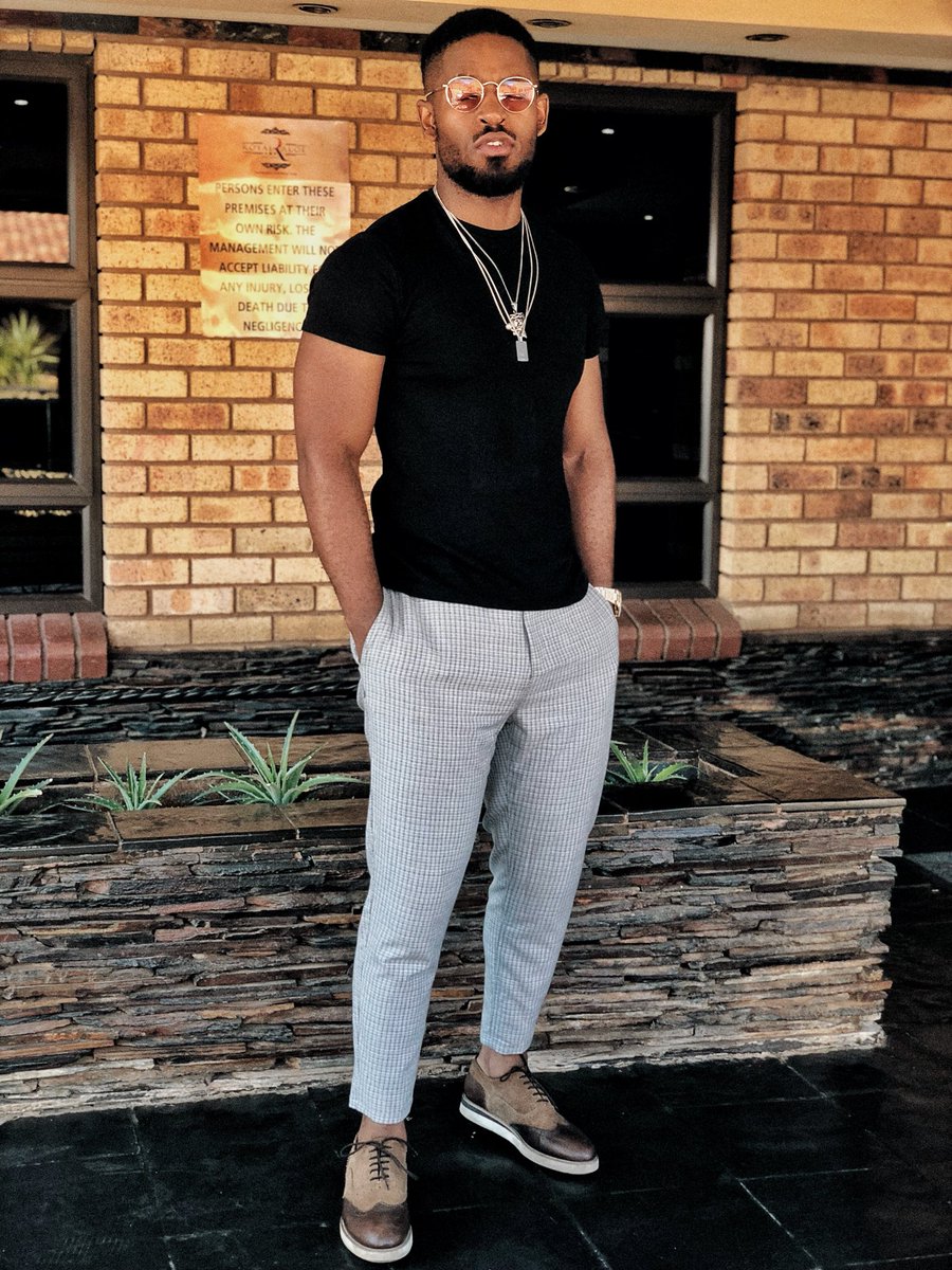 KabeloMusic's tweet photo. FRIDAY we good. 
#Positive #3rdAlbumDroppingFeb2019 #ReMmino https://t.co/Ye0wbukPbr