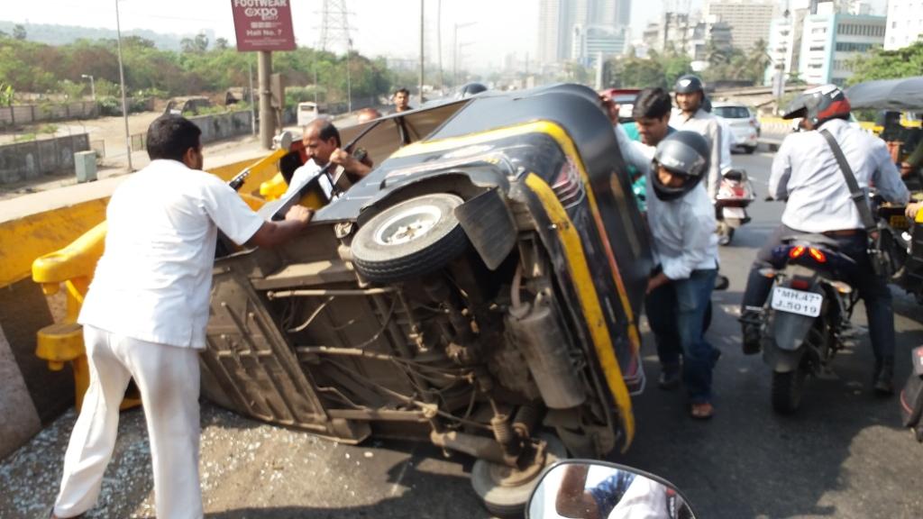autocarpro's tweet image. Road fatalities in India twice the number officially reported, says World Health Organisation. Full info on WHO's '2018 Global Status Report on Road Safety' bit.ly/2rrgEwy