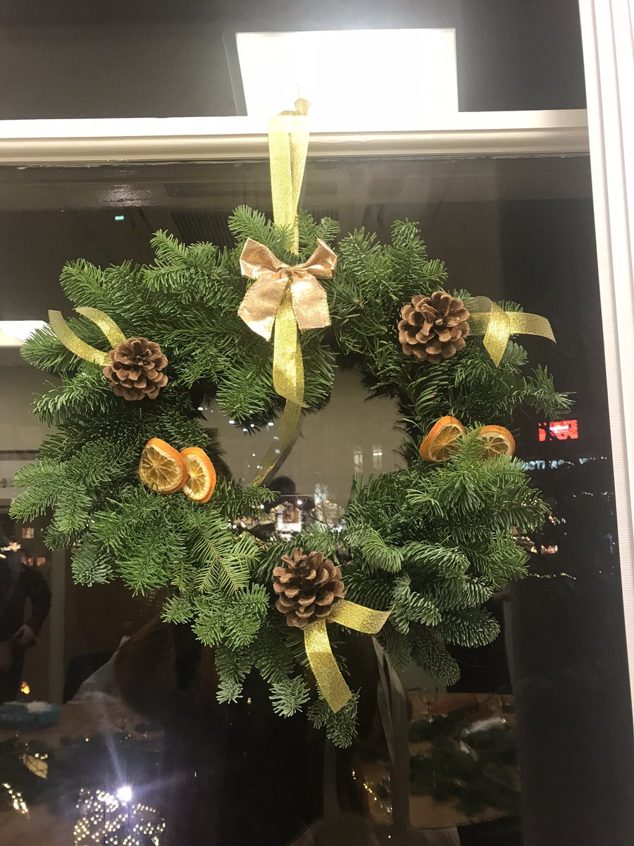 It’s beginning to look a lot like Christmas 🎄 (another creative Christmas class with @ColmoreBID )