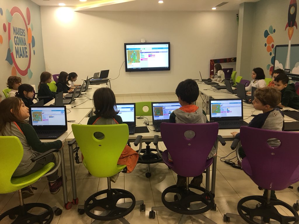 koltukzinnet's tweet photo. #hourofcode Mini mini birlerim Kodlama Haftasında yine kodlama öğreniyor 👾🤖 #dogatech #dogadaegitim https://t.co/YkSfeQdh9P