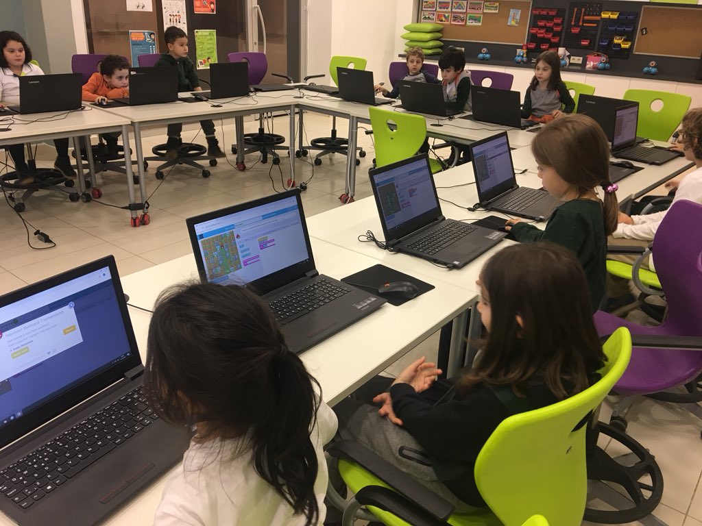 koltukzinnet's tweet photo. #hourofcode Mini mini birlerim Kodlama Haftasında yine kodlama öğreniyor 👾🤖 #dogatech #dogadaegitim https://t.co/YkSfeQdh9P