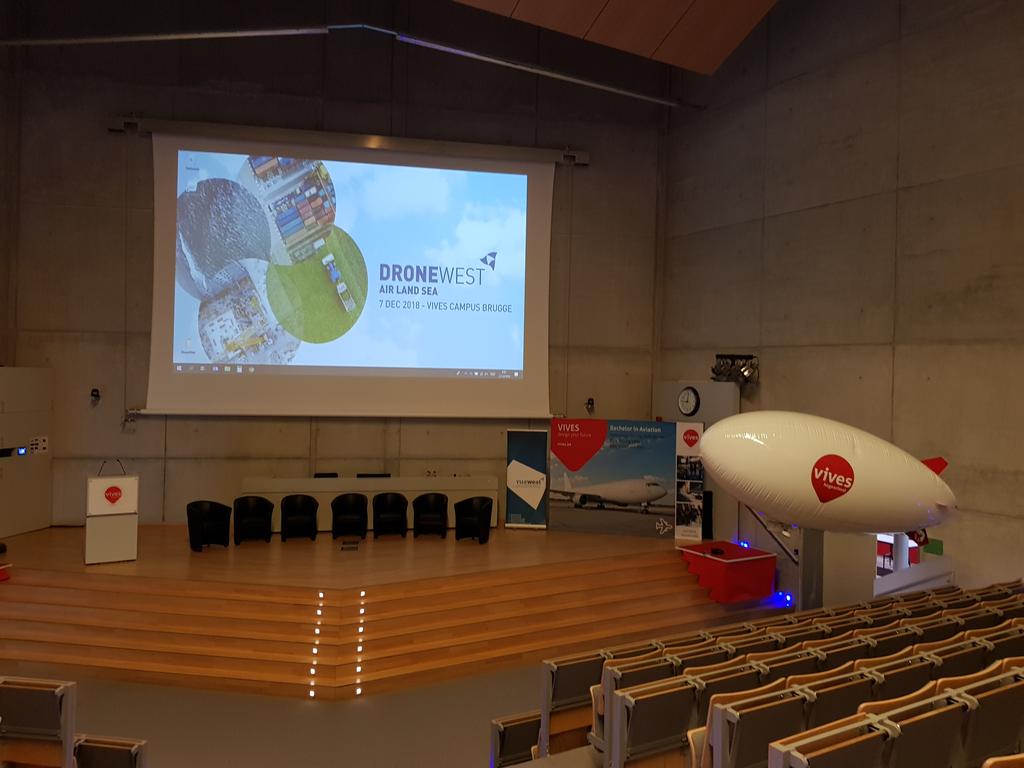 LarissaDeblauwe's tweet photo. VIVES is er klaar voor: focus op de nieuwste dronetoepassingen #Dronewest #VIVES #Brugge #POM#TUA#Inagro https://t.co/nseRmudHpW