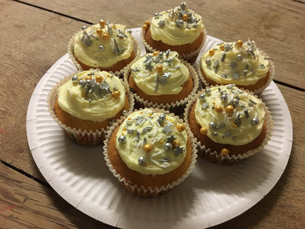 When you’ve remembered at 7.00am that you need to take some cakes for the #Christmasfair thank goodness for <a href="/BettyCrockerUK/">Betty Crocker UK</a> !!! #cake #bettycrocker #christmas