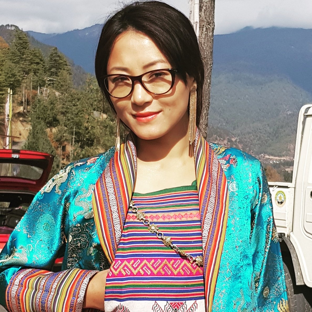 Top 10 Most Beautiful Bhutanese Women, Sexiest Bhutan Actresses, Girls in The World 10 DtzQenjUcAALP8o