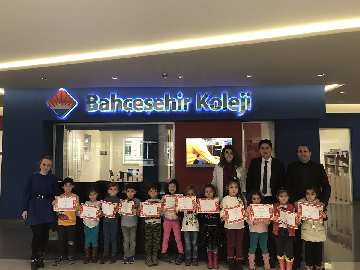 BK_Eskisehir's tweet image. Ticaret Borsası İlkokulu anasınıfı öğrencileri “Hour of Code” etkinliği kapsamında Lego atölyemizde mesafe sensörlü vak vak ördek etkinliğini gerçekleştirdi 🦆 🦆 #bahcesehirkodluyor #codingBK #dünyakodlamasaati #hourofcode