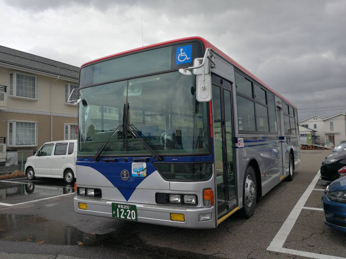 新潟交通 バス情報 公式 新たな仲間 本日 運輸支局にて路線バスの車両登録を行いました こちらの車両は中古車両で 入船営業所に配属されます 出会い がある一方で もうすぐ悲しい 別れ が待っていたり 新潟交通 路線バス Mp35jm