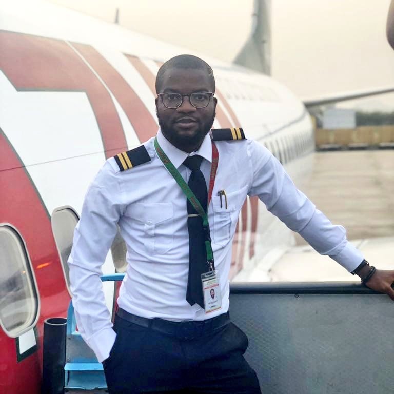 AzmanAir's tweet photo. Someone is missing you at Home already..Let us Fly you there SAFELY this weekend

Grab a Seat on https://t.co/QVwapWYK3Q

Barka Da Juma'a to all our Muslim Customers.

#FlySafeFlyAzman 
#SmileWithAzmanAir https://t.co/zJCsnY5LUx
