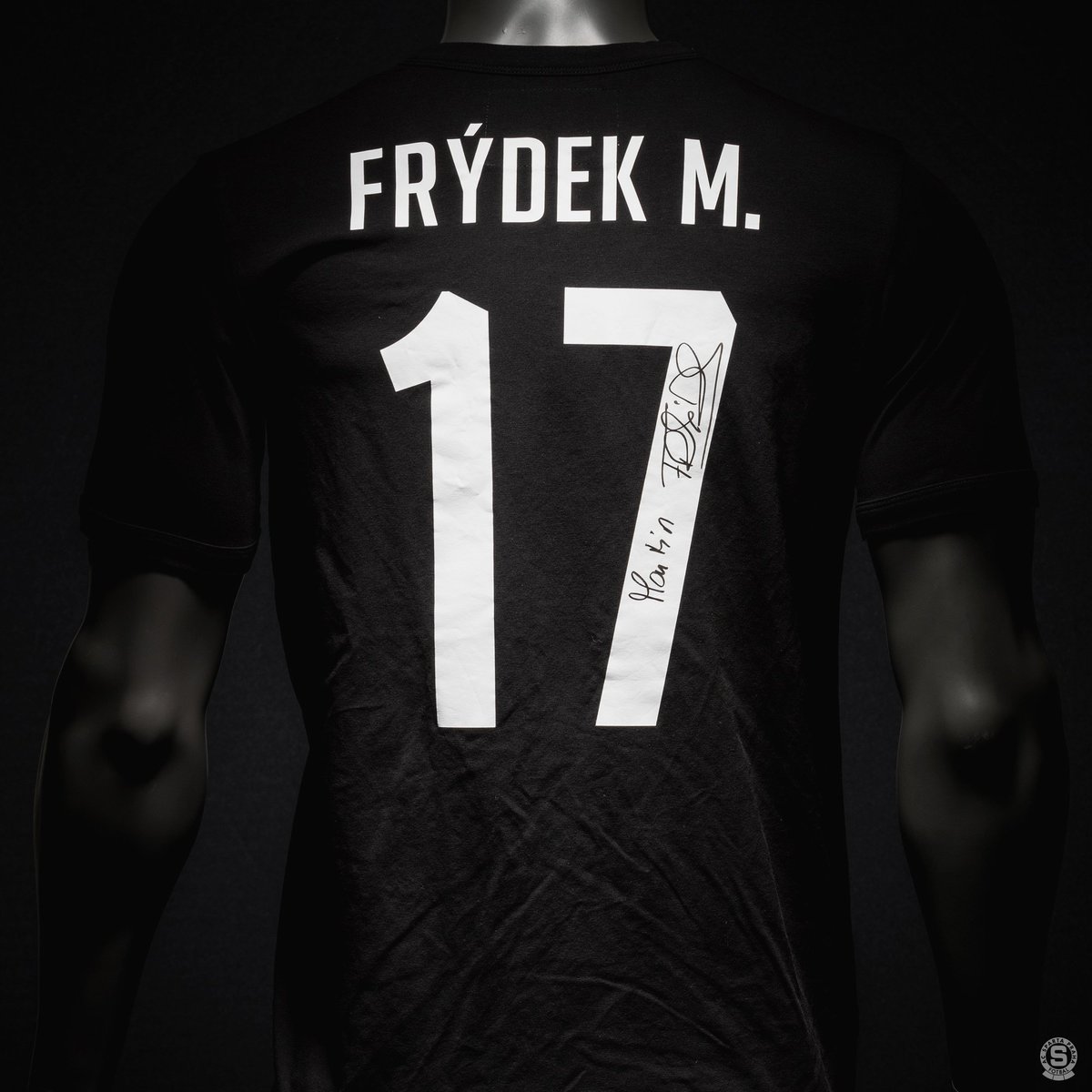 ACSparta_CZ's tweet photo. AUKCE | Vydražte si hraný a podepsaný retro dres z výročního utkání na oslavu 125 let Sparty!
Výtěžek aukce bude věnován Nadačnímu fondu ACS, který se stará o bývalé hráče klubu, kteří se ocitli v sociální a zdravotní nouzi. #acsparta #spartaNADOBRO
➡️ https://t.co/f3zJ4EdZc1 https://t.co/eW6WgKRX48
