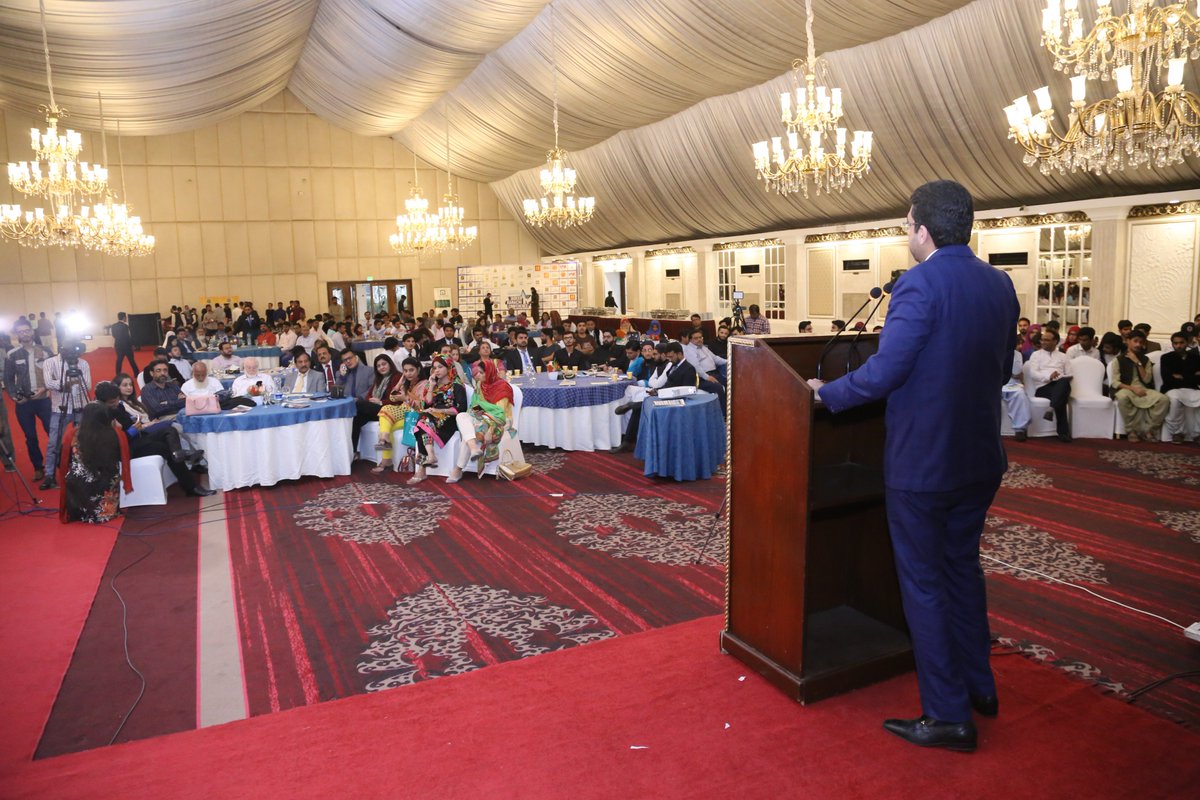 SawalPakistan's tweet photo. We are thankful to Nawab Muhammad @TaimurTapur (Minister IT,Environment &amp; Coastal Development Sindh) for joining us in 3rd Jadeed Karachi Conference as Guest of Honor.
#YP | #ResilientCommunities | #IVD2018 | #UNVolunteers | #Pakistan https://t.co/wPw3vYFdIE
