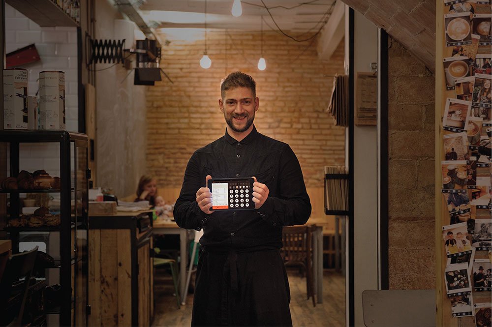 DiagonalHosting's tweet photo. #RevoXef es una solución global para la gestión de venta y la organización de cualquier tipo de negocio de restauración. Un #software integral, pensado por y para restauradores, que cuenta con múltiples herramientas para el #Management del negocio.
https://t.co/Ys8r1orzla https://t.co/UdL4ID5MaQ