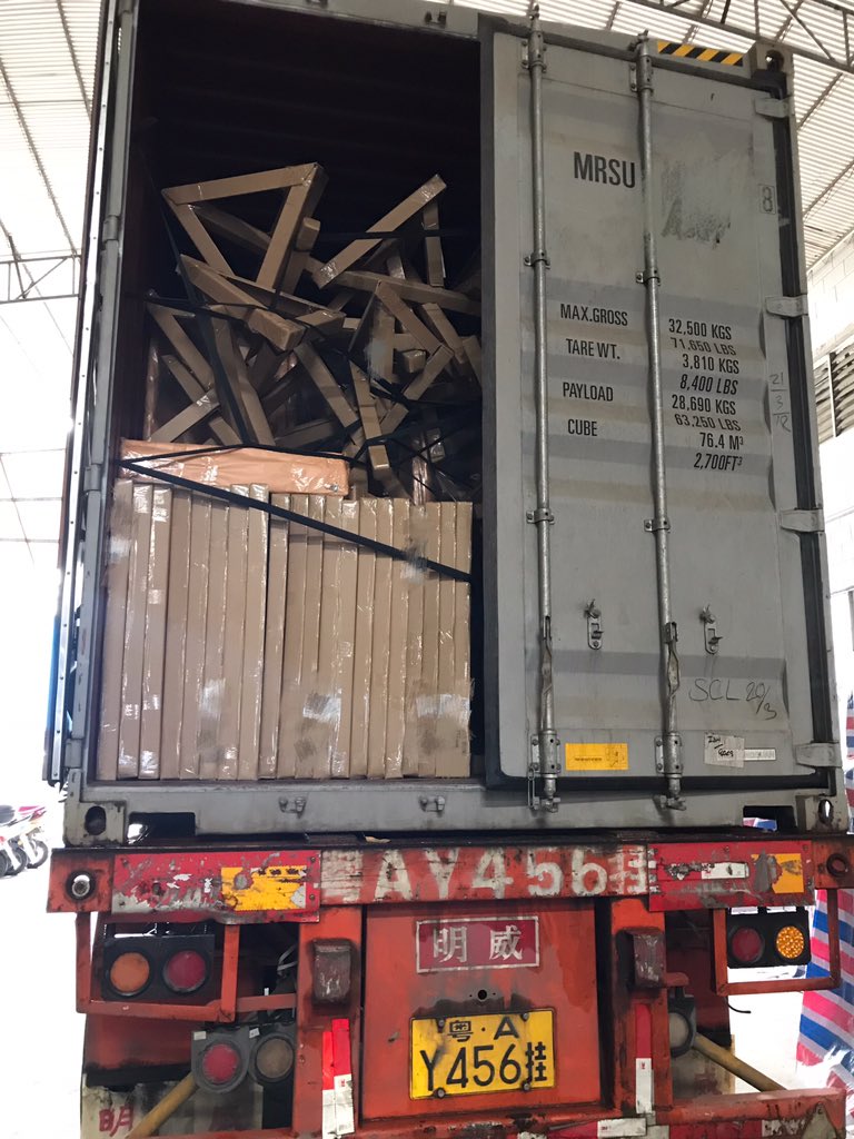 Skykk88Kay's tweet photo. Heavy loading month before new year, busy but sweet! Working hard for my customers is a happy day. Moving to the right direction is a happiness! 

#hospitality #hotel #home #decor #outdoor #furniture #new #design #loading #wholesale #retail #season #patio #garden #yard #holiday https://t.co/8Vps0D0L9p