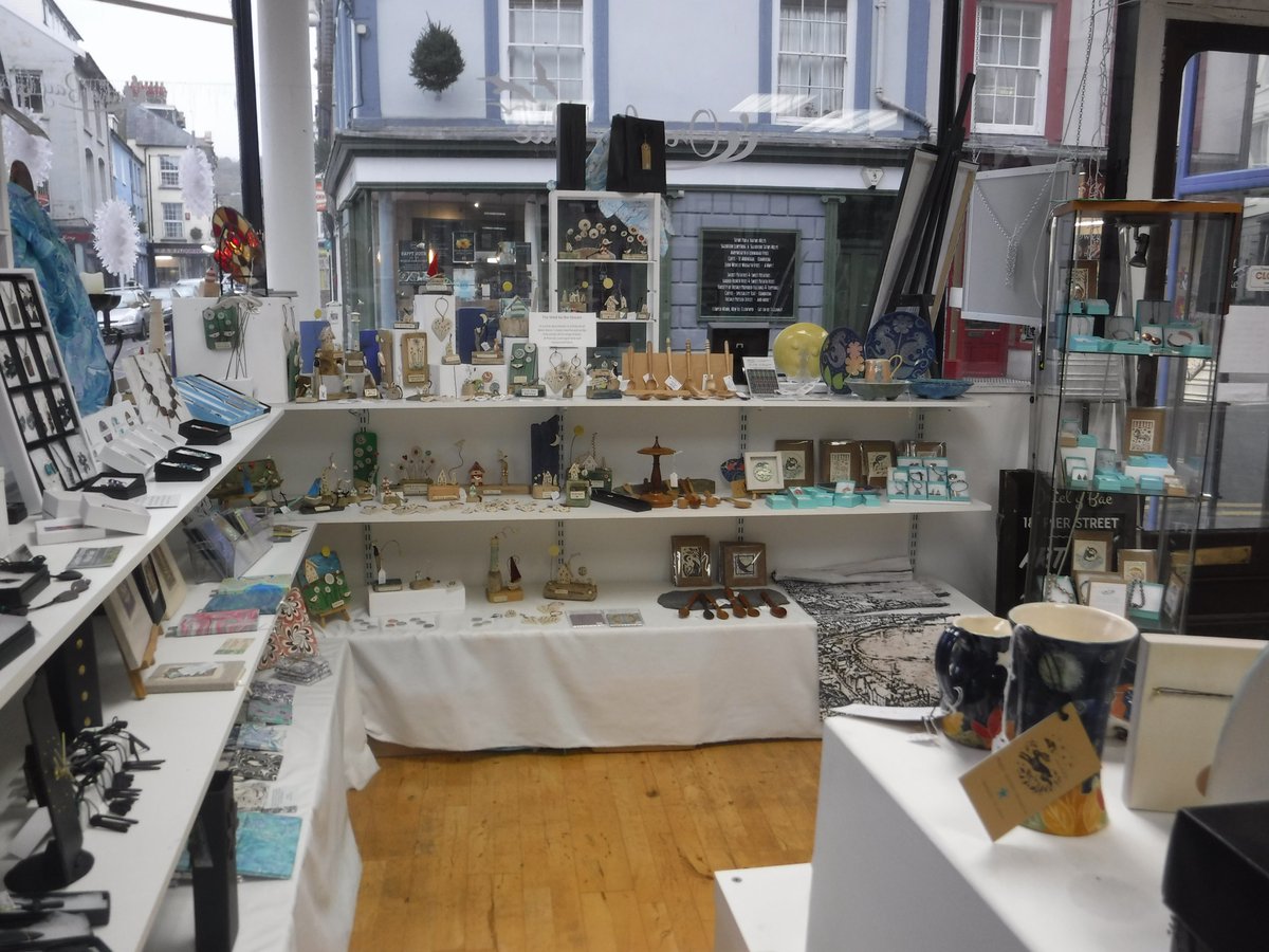 Art and craft from local artists and makers in the #Gallery, inspiration for your #Christmasshopping! Open 10.30-5.30 (11-4 Sun) Pier Street, #Aberystwyth #Shoplocal #localart  #LoveAber #Christmasgifts #supportlocalbusiness #smallbusiness #justacard #ArtinWales