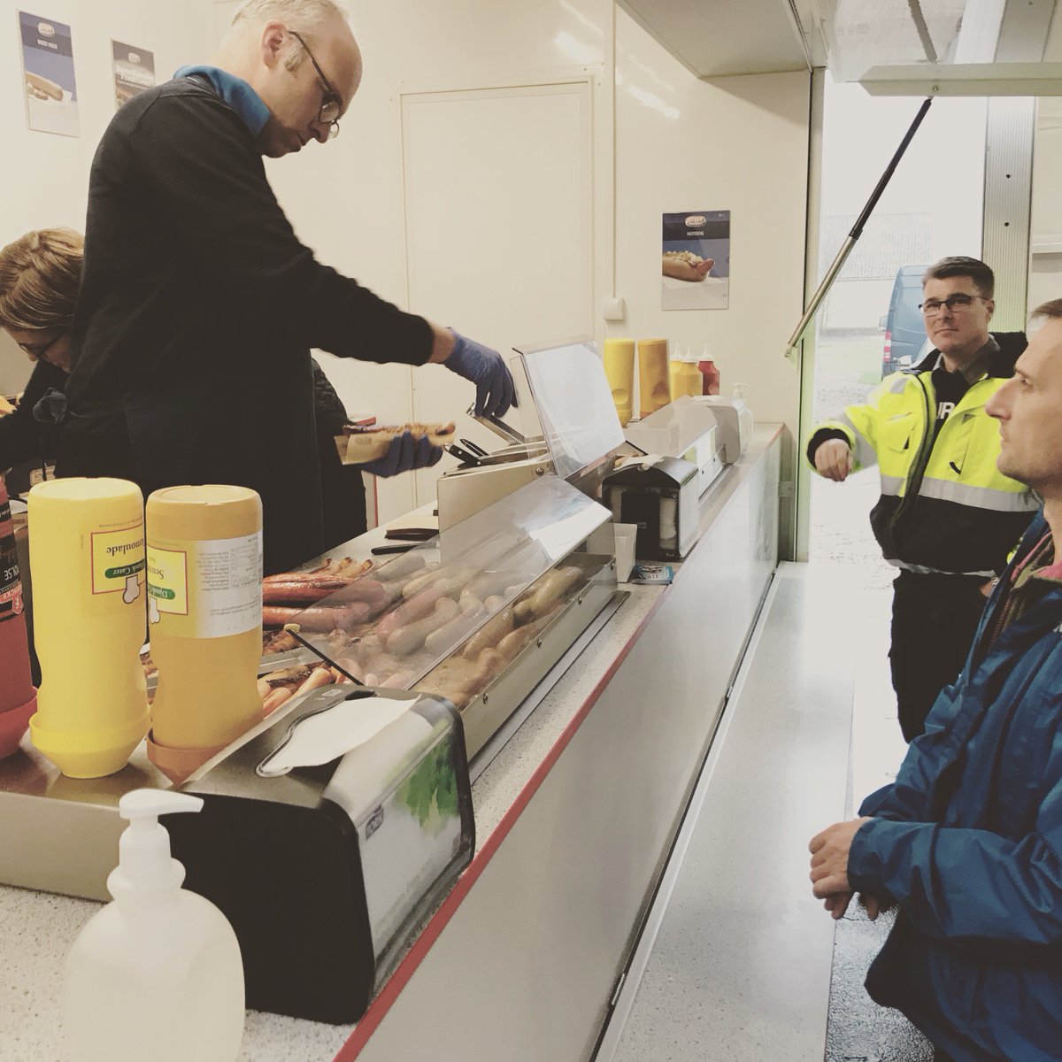 Four Design tweet media