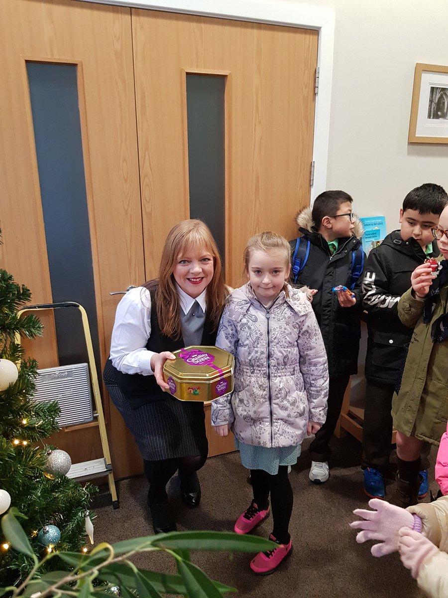 St_Denis_PS's tweet photo. A huge St Denis thanks to all @CoopFuneralcare who made having the limo at our Christmas Fayre possible- we're really grateful! 🎅🤶💚❤ @michaelmcc89 @PhyllisPorch @PamelaMuir6 https://t.co/9mvN2uSByI
