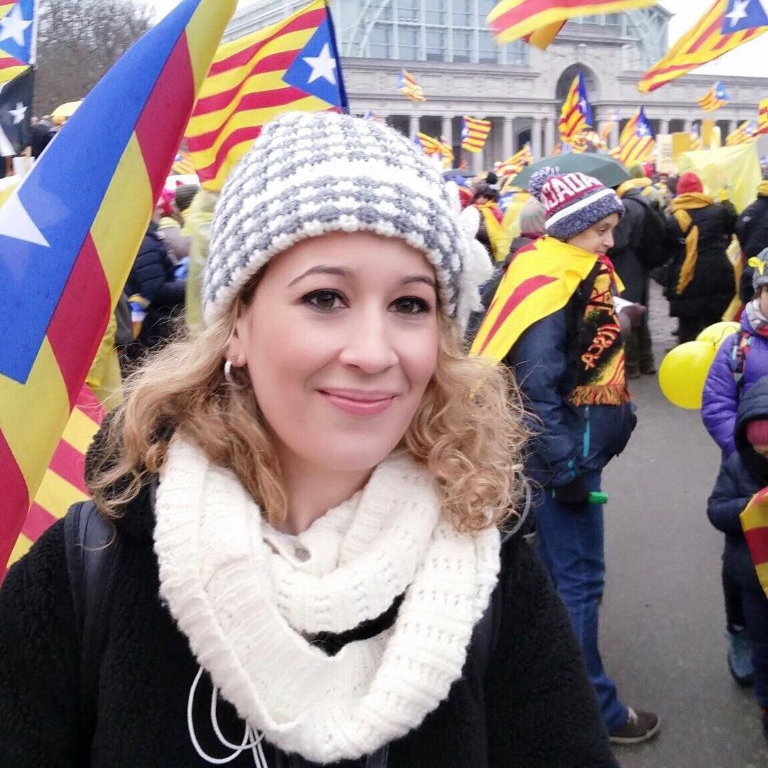 Ara fa un any des de Brusel·les:
Fins ara era reticent a alguns discursos sobre la independència"
👉 instagram.com/p/BcunZK4AZ7Q/    
<a href="/PuyalLaura/">Laura Puyal</a>