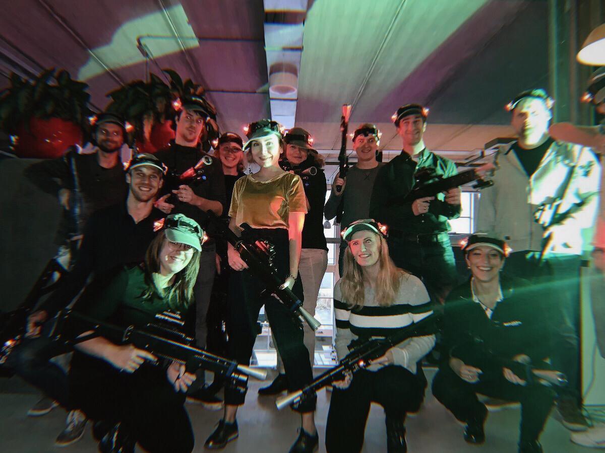 Gisteren was het tijd voor onze Sinterklaasverrassing... In 3 teams lasergamen door onze eigen creative studios! Supertoffe avond, Thanks to <a href="/Eventmaker_nl/">Eventmaker.nl</a> #teambuilding #lasergamen