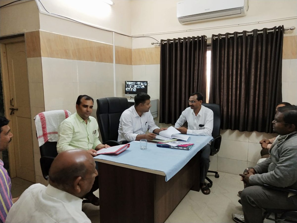 Met Patients of  Referrel Hospital CHC Ghogamba. Invited their suggestions for betterment of Medical service delivery system at CHC. Imbibed relevant suggestions in Planning of Rogi Kalyan Samiti Meeting .<a href="/pkumarias/">Pankaj Kumar</a> <a href="/CollectorGodhra/">Collector Panchmahal</a>