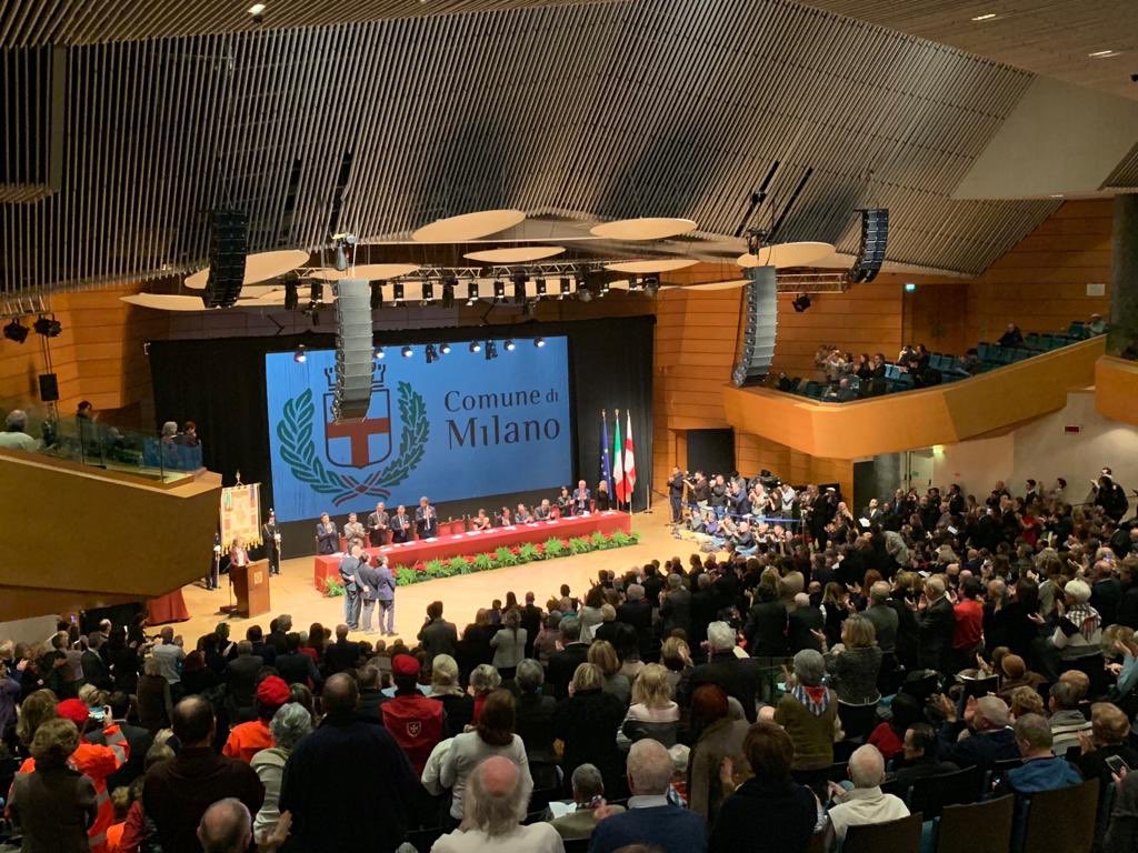 BeppeSala's tweet photo. Le Medaglie d’Oro vengono assegnate a: Marco Alloisio, Andreina Bassetti Rocca, Massimo Bottura, Filippo Crivelli, Elio e le Storie Tese, Alberto Fontana, Alberto Mantovani, Simona Polo #Ambrogini2018 https://t.co/7ilG9nGOFX