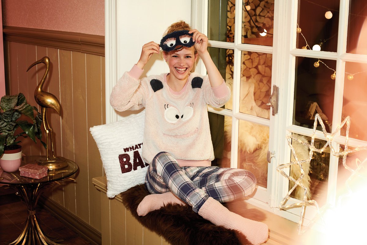 Let’s shop! It’s member weekend so we are offering 30% discount on all nightwear items and 20% discount on everything else! *members only and not in combination with any other promotions > bit.ly/2LTyp4m 
#memberdays #memberweekend #shopping #hunkemollerXmas