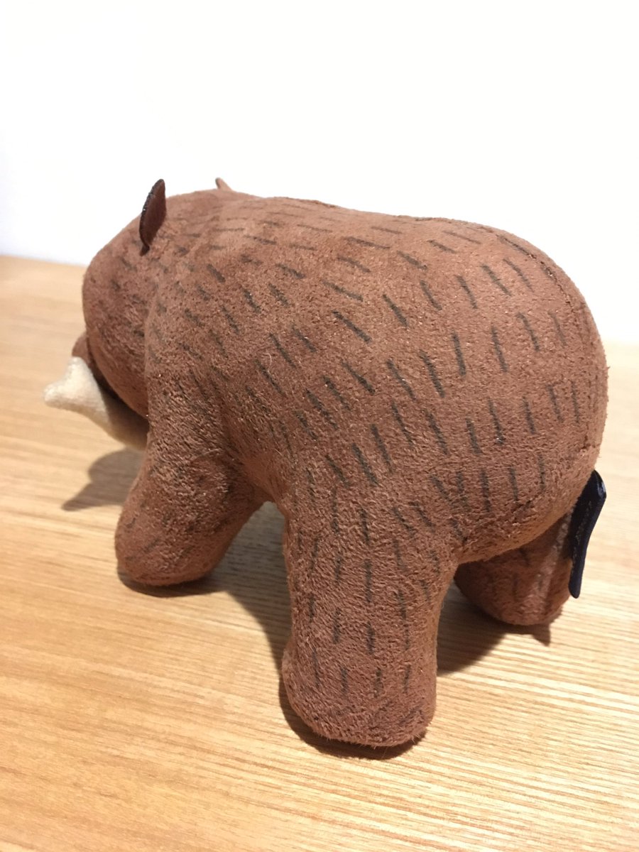 木彫りの熊のぬいぐるみが可愛いと評判 すごい発想 玄関に置きたい Togetter