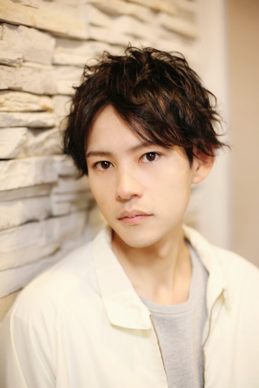 Uzivatel Roots Na Twitteru 東京 渋谷 は晴れ Roots は14年位前からお付き合いのあるモデル 男子 のメンテナンス 男子と言っても33歳 センターパート マッシュ スタイルにチェンジ 仕上げは ジオ パワーオイル で更に イケメン 度加速 Roots