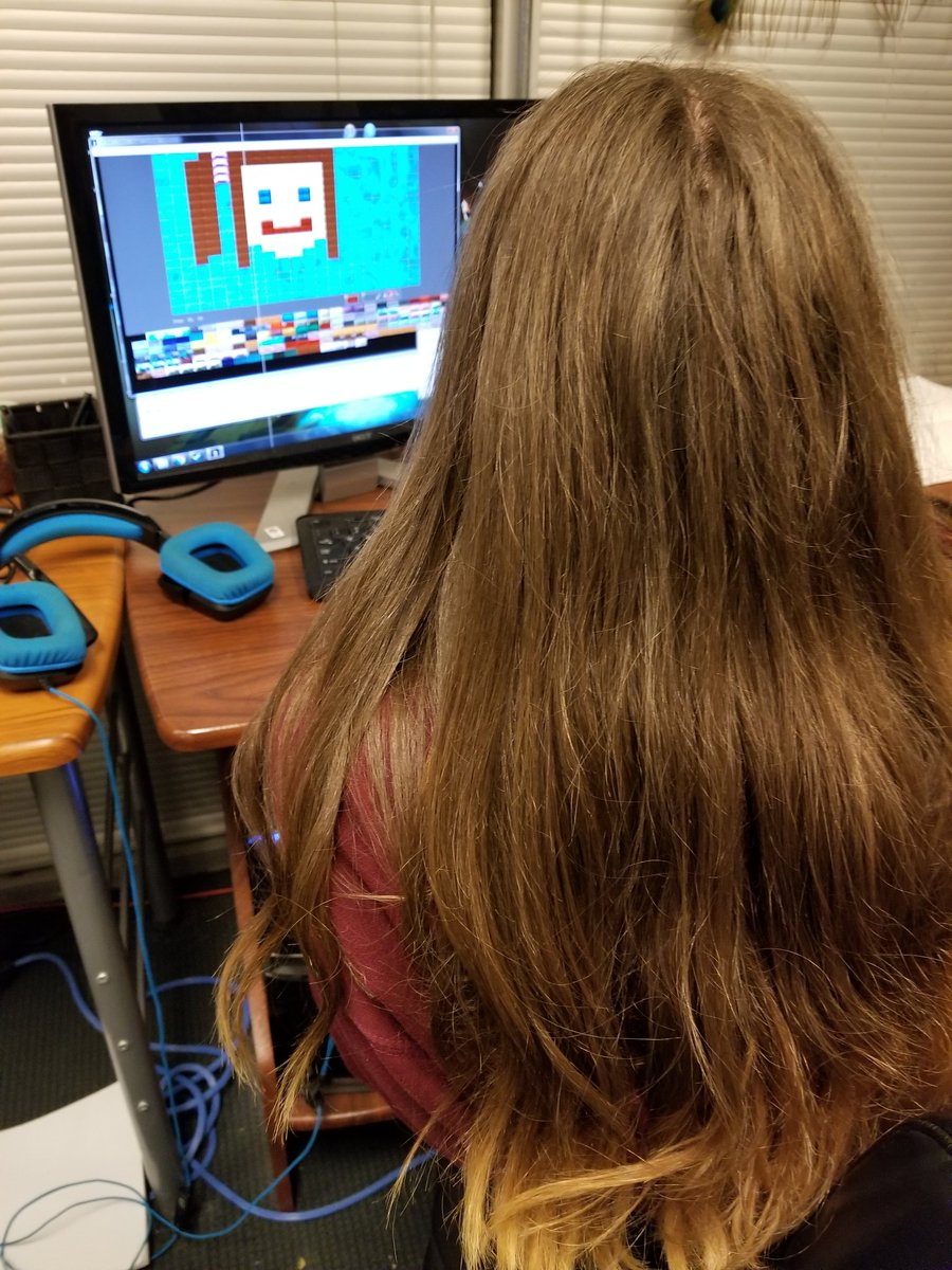 My daughter just discovered the DXBall2 editor ... maybe Board Pack 4? 😀