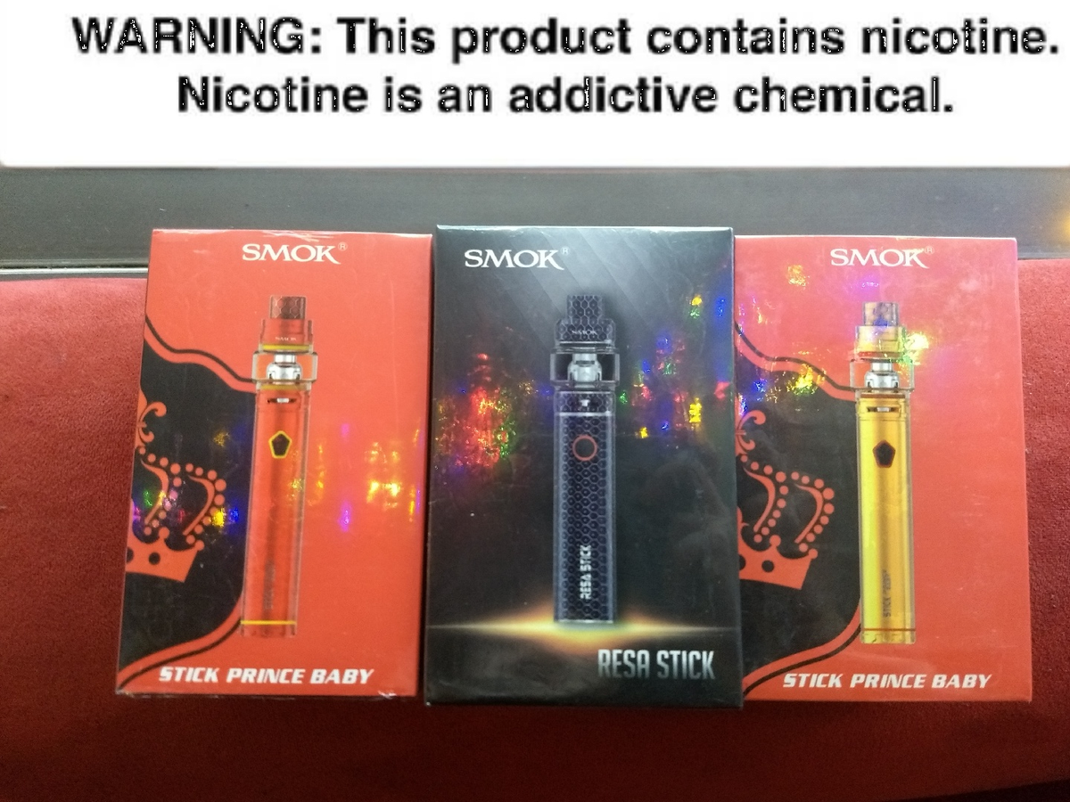 MajorVaping's tweet photo. What better way to celebrate Christmas than with a SMOK RESA STICK KIT? Get yours now https://t.co/LIERSwtppM #SMOK #vapelife #vapefam #vaping #xmas #giftideas https://t.co/54iSKvhag3