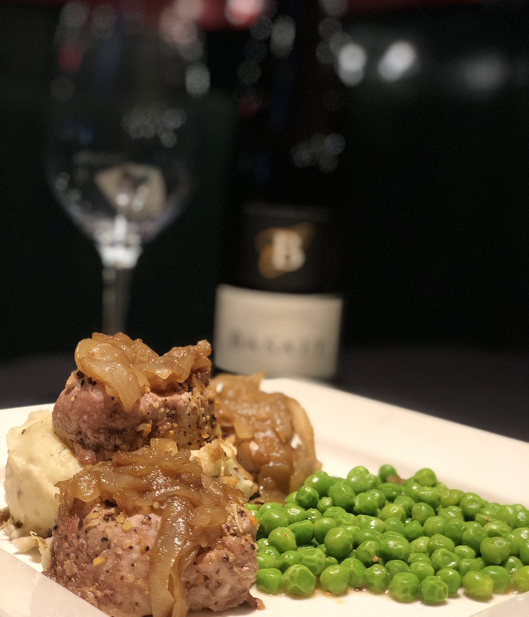 Our weekend feature are these delicious Pork Loin Medallions!
Served with mash potatoes, brown sugar caramelized onions!
We look forward to seeing you!