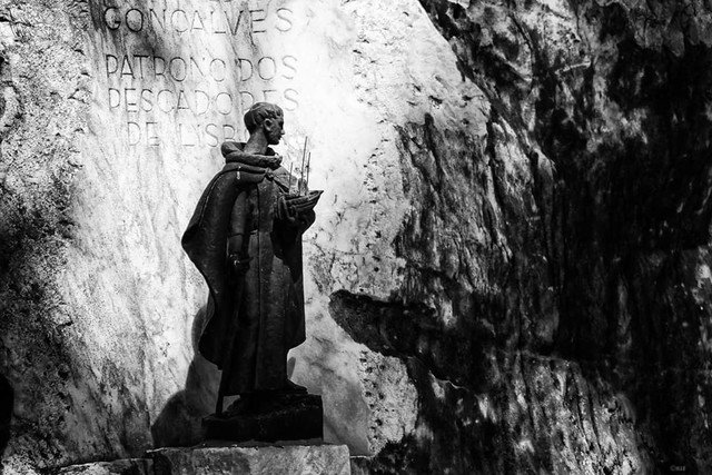 ArmandaAndrade's tweet photo. S. Pedro Gonçalves, #Saint #Patron of #fishermen #docapesca #Lisbon #lisboa #portugal 🇵🇹 #street #sculpture #blackandwhite #bw2018 #blackandwhitephotography #monochrome #blackandwhitechallenge #bwchallenge #nikcollection https://t.co/YvMyL6Znz0