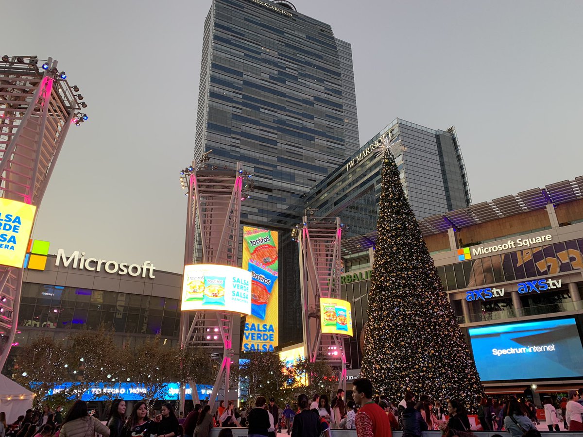 DigitalJustinL's tweet image. Merry Christmas! #lakers #lalive #novo