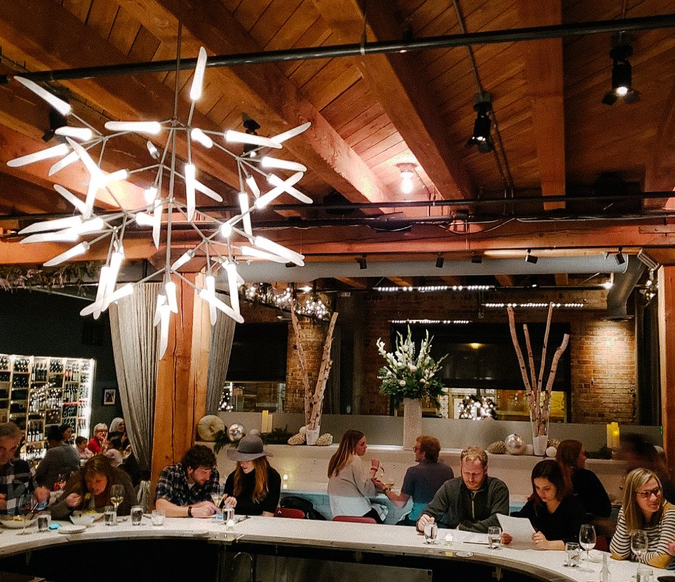 FRIDAY NIGHT LIGHTS ✨
The best seat in the house awaits - come see us this weekend for your fill of all things delicious. NYE reservations now available at bit.ly/CMOrsvp.