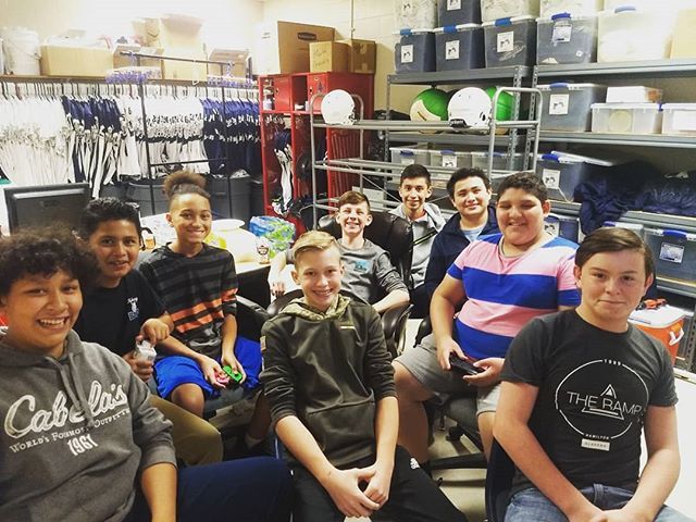 KirkseyFootball's tweet image. Foxtrot leading the way in platoon points heading into Christmas break. Enjoyed pizza and video games during lunch today for their good work. Proud of these guys! #MakingBetterMen