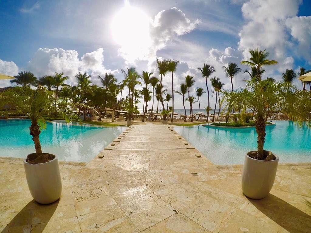 EdenRocCapCana's tweet photo. With the #WinterSolstice our Christmas and New Year’s Program of Events officially starts!
See our complete #FestiveProgram here: https://t.co/Wi72NQD7XG
#MerryChristmas #Gastronomy #Cuisine #GalaDinner #RelaisChateaux #EdenRocCapCana #CapCana #DominicanRepublic https://t.co/nGZUkPLjCf