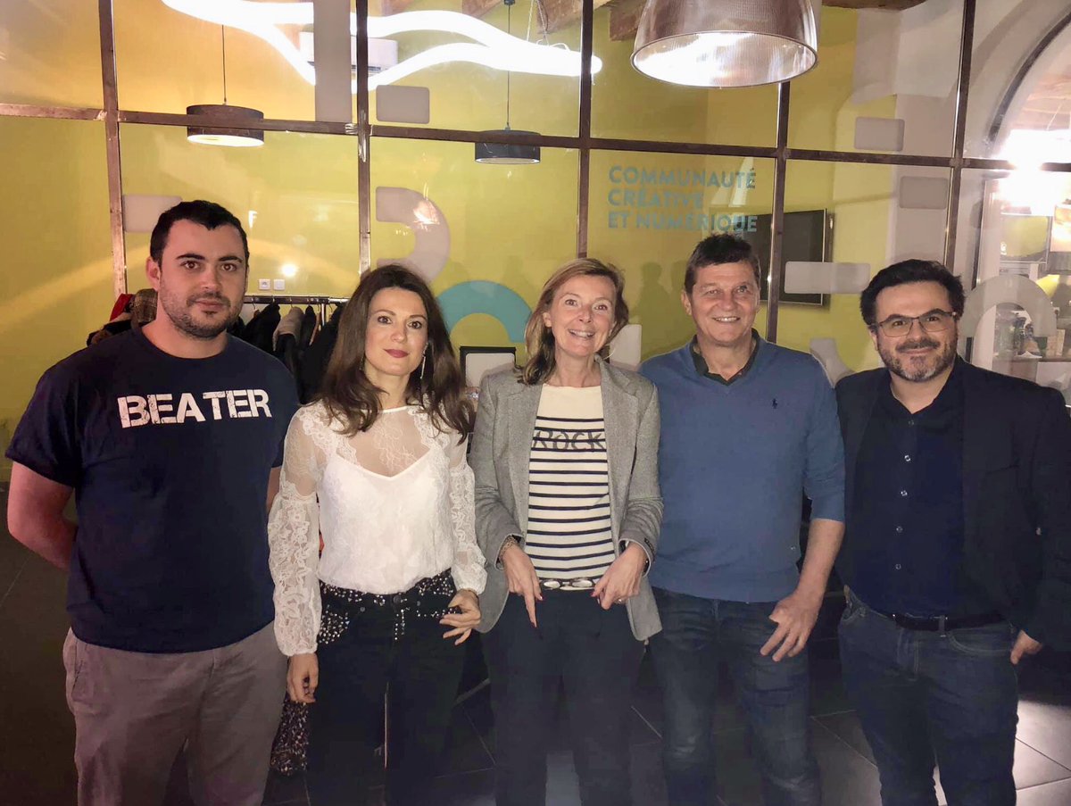 laurence0501's tweet photo. Soirée de Noël des start-up en bonne compagnie. Dernier jury... Vacances enfin !!! #spartanweek chez @WildCodeSchool avec @JanicotMarion @paulmolga @lionelaubert bonnes fêtes à tout le monde ! 🎄🎄 https://t.co/apHexegCzY