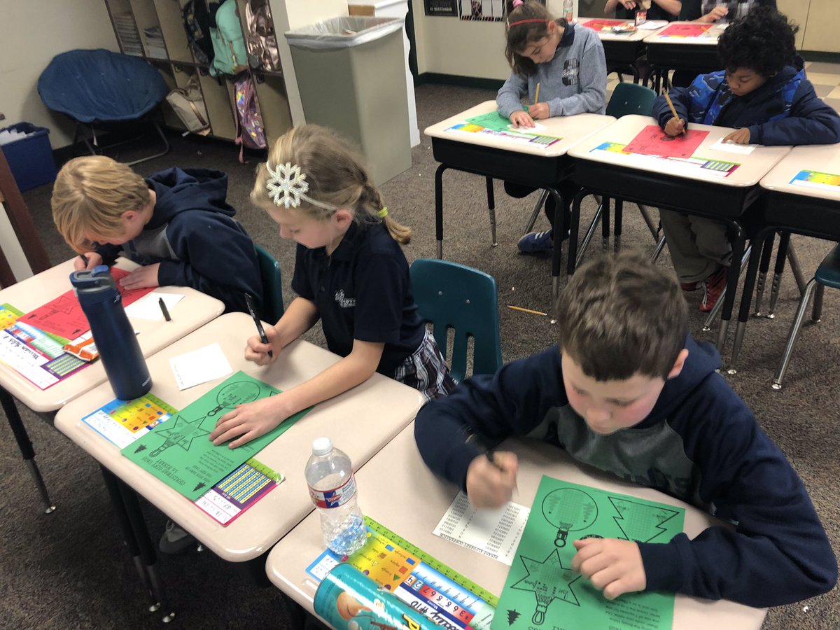 asesftw_tech's tweet image. Last one... Lower School loves coding! @asesftw #kidswhocode #hourofcode #monthofcode #teachcode #codingintheclassroom