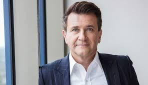 samarlyweb's tweet image. Robert Herjavec-Off the boat kid to a millionaire samarly.com/index.php/succ…