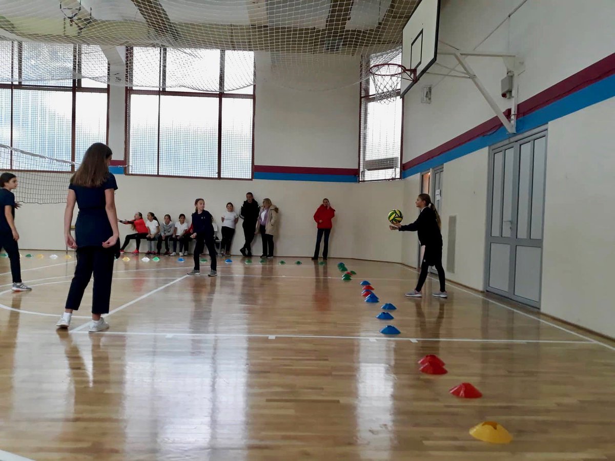 KSI_Montenegro's tweet photo. #KSIMknights in sporting action again with #KSIM hosting "Narodni heroj Savo Ilic" from Dobrota, Kotor… our Year 5-7 girls playing their first ever competitive volleyball fixture. #GoKnights
#volleyball #KSIMontenegro #KSIMpride #BeAllYouCanBe #KeepSmilingKeepStriving https://t.co/Ny8V98sZJ5