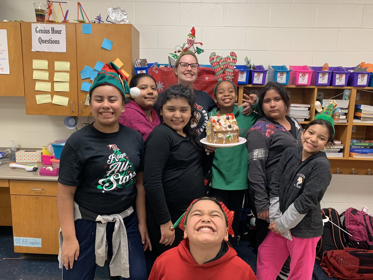MrsWLindsey's tweet image. Holiday Party SUCCESS! Wishing you and your loved ones Happy Holidays!! @NISDCable #ThisIsCable #CableStrong #HappyHolidays @michelleRfine @SillerRosie #livingthat5thgradelife