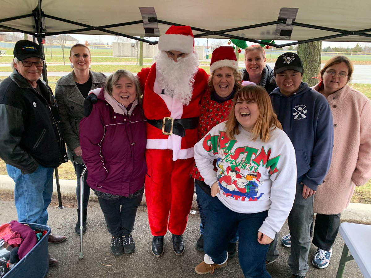 AAquin7's tweet photo. Santa spotted! Can you guess the lucky #HamOnt neighbourhood he visited? Thanks the to Elves at Mountain Kids Club for organizing this special visit! @HWDSB @mannyhwdsb #CommEngagement https://t.co/jW51PAoTGy