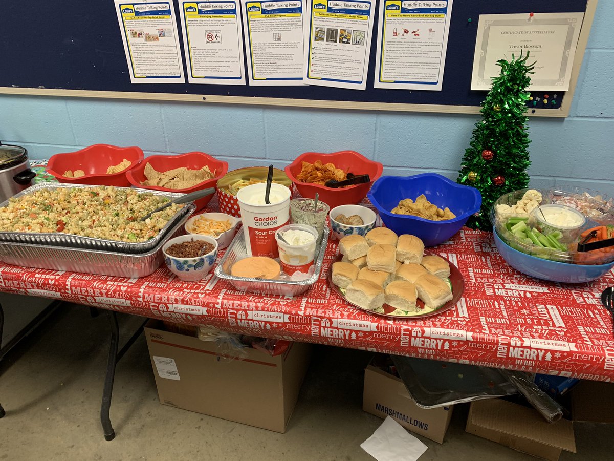 TerrellTovar's tweet photo. Successful winter appreciation event here with my #1514 family! https://t.co/aWtIQIgBH5