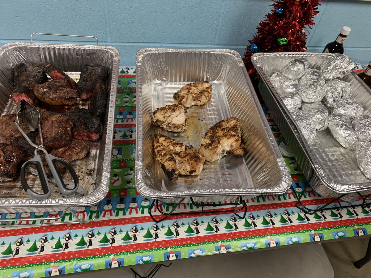TerrellTovar's tweet photo. Successful winter appreciation event here with my #1514 family! https://t.co/aWtIQIgBH5
