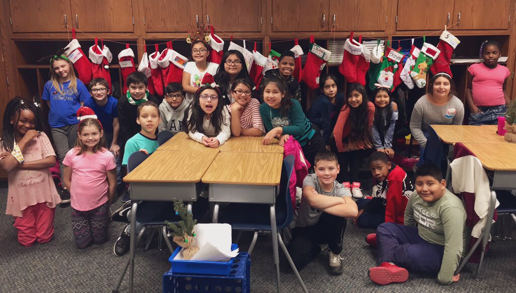 CShieldsGCE's tweet photo. Merry Christmas from #gceroom1! https://t.co/9isN4PhTZT